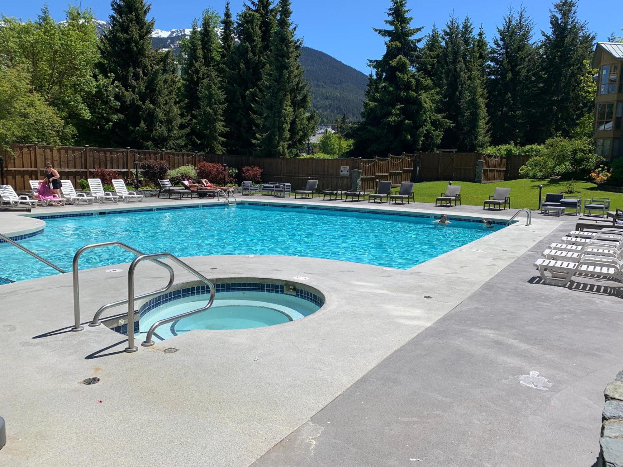Spring Summer Special Cascade Lodge Suite Wifi 2 Hot Tubs Pool Gym Sauna Ski & Bike Storage Room 惠斯勒 外观 照片