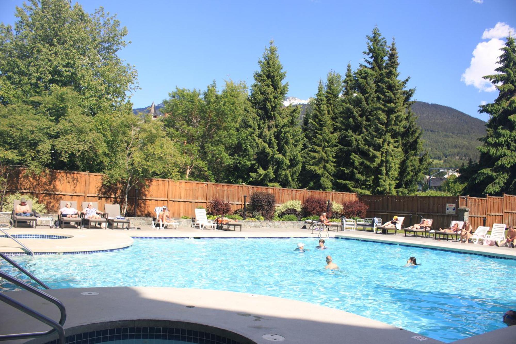 Spring Summer Special Cascade Lodge Suite Wifi 2 Hot Tubs Pool Gym Sauna Ski & Bike Storage Room 惠斯勒 外观 照片